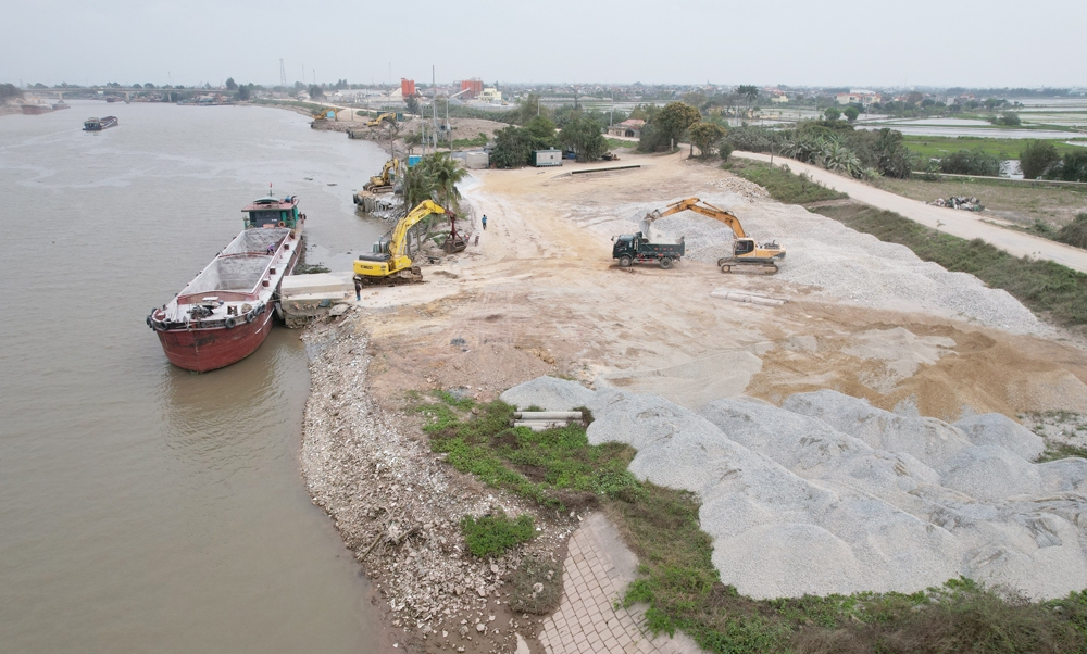 Thái Bình: Xử lý nghiêm các bến bãi vi phạm về xây dựng công trình ngoài bãi sông