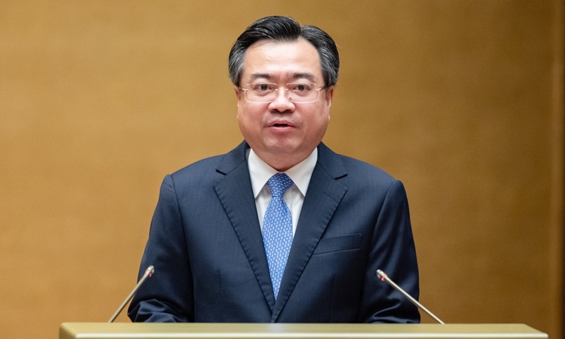Bộ trưởng Nguyễn Thanh Nghị báo cáo Tờ trình dự án Luật Kinh doanh bất động sản (sửa đổi)
