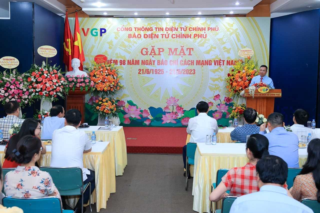 Phó Thủ tướng Trần Hồng Hà dự buổi gặp mặt kỷ niệm 98 năm Ngày Báo chí Cách mạng Việt Nam tại Cổng TTĐT Chính phủ