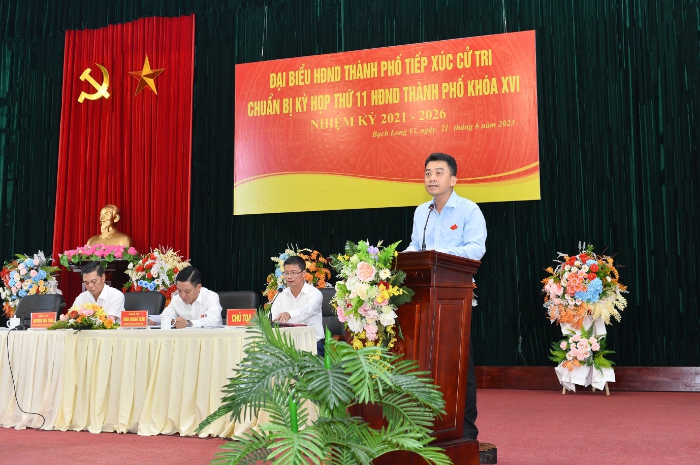 Hải Phòng: Chủ tịch UBND thành phố tiếp xúc cử tri huyện đảo Bạch Long Vỹ