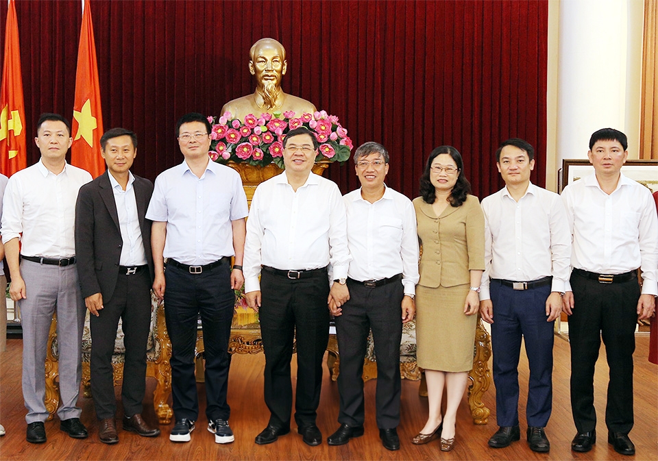 Tập đoàn Sunrise Material (Singapore) muốn đầu tư 100 triệu USD xây dựng nhà máy sản xuất màng bọc polyme công nghệ cao tại Nam Định