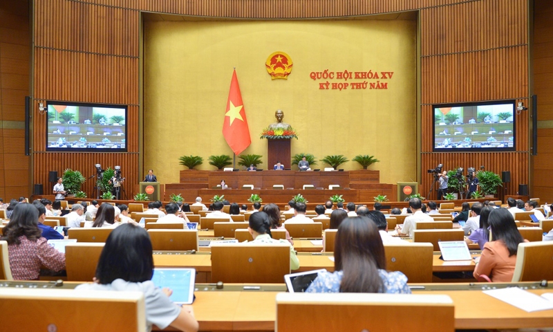 Quốc hội, Hội đồng nhân dân cấp tỉnh, cấp huyện tổ chức lấy phiếu tín nhiệm một lần, vào kỳ họp cuối năm thứ ba của nhiệm kỳ