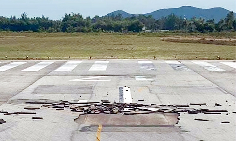 Tạm đóng cửa sân bay Vinh 24 tiếng để khắc phục sự cố đường băng bị nứt