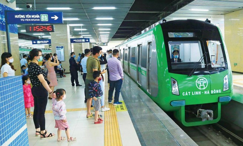 Hà Nội đề xuất thí điểm vé liên thông đi tàu điện, xe buýt