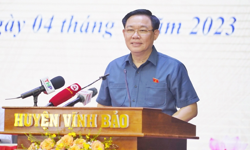 Chủ tịch Quốc hội Vương Đình Huệ tiếp xúc cử tri tại huyện Vĩnh Bảo, Hải Phòng