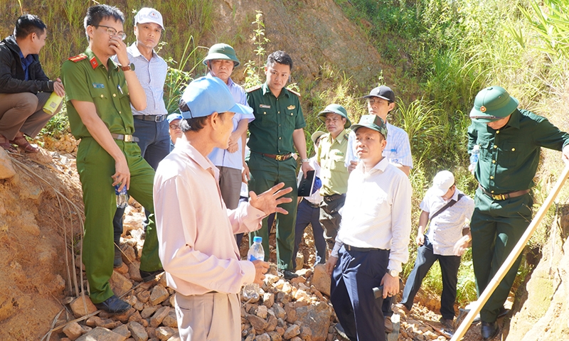 Thừa Thiên – Huế: Lập Đoàn kiểm tra tìm nguyên nhân làm nguồn nước ở sông Đakrong đổi màu