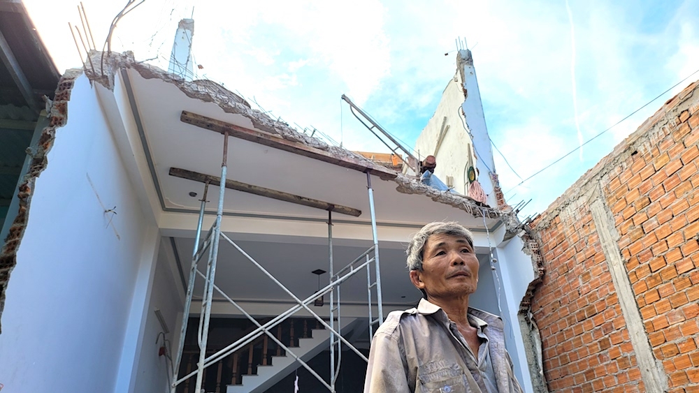 Nông dân Quảng Ngãi chủ động tháo dỡ nhà cửa, nhường đất xây dựng cao tốc Bắc – Nam