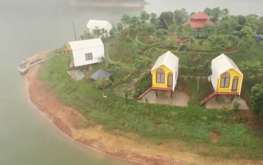 Thái Nguyên: Ngang nhiên xây dựng khu du lịch trái phép trên đảo giữa hồ Núi Cốc