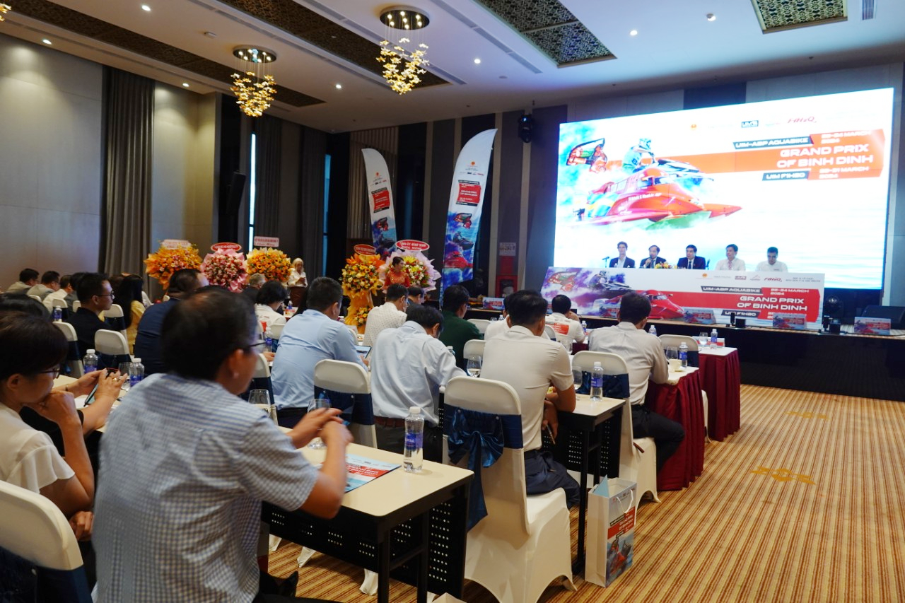 Lần đầu tiên giải Đua thuyền máy nhà nghề quốc tế Grand Prix of Binh Dinh 2024 tổ chức tại Việt Nam