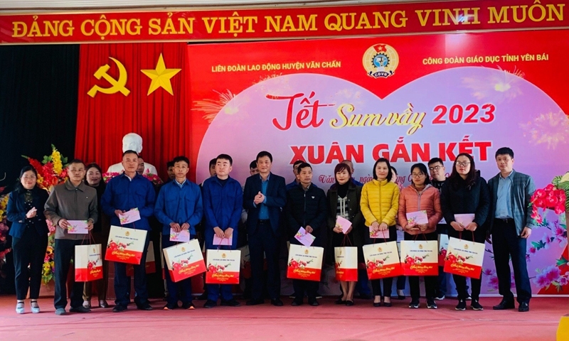 Yên Bái: Liên đoàn Lao động huyện Văn Chấn phát huy vai trò chăm lo, bảo vệ quyền lợi người lao động