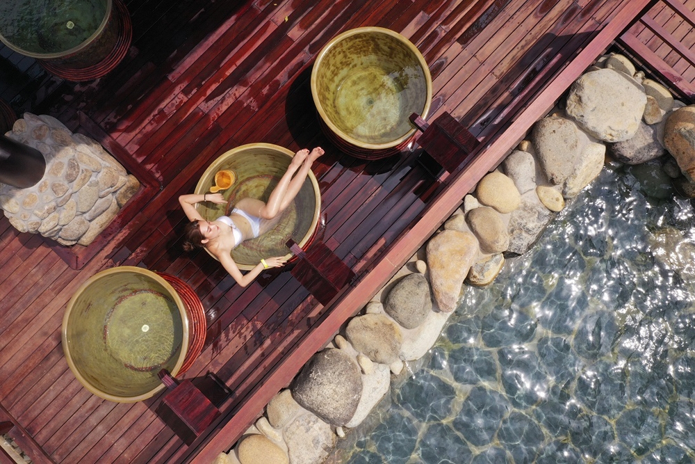 Onsen mùa hè - liệu pháp vàng cho thanh xuân