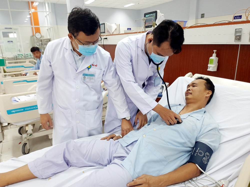 Thành phố Hồ Chí Minh: Bệnh viện huyện bỏ qua thủ tục hành chính, cứu người nguy kịch