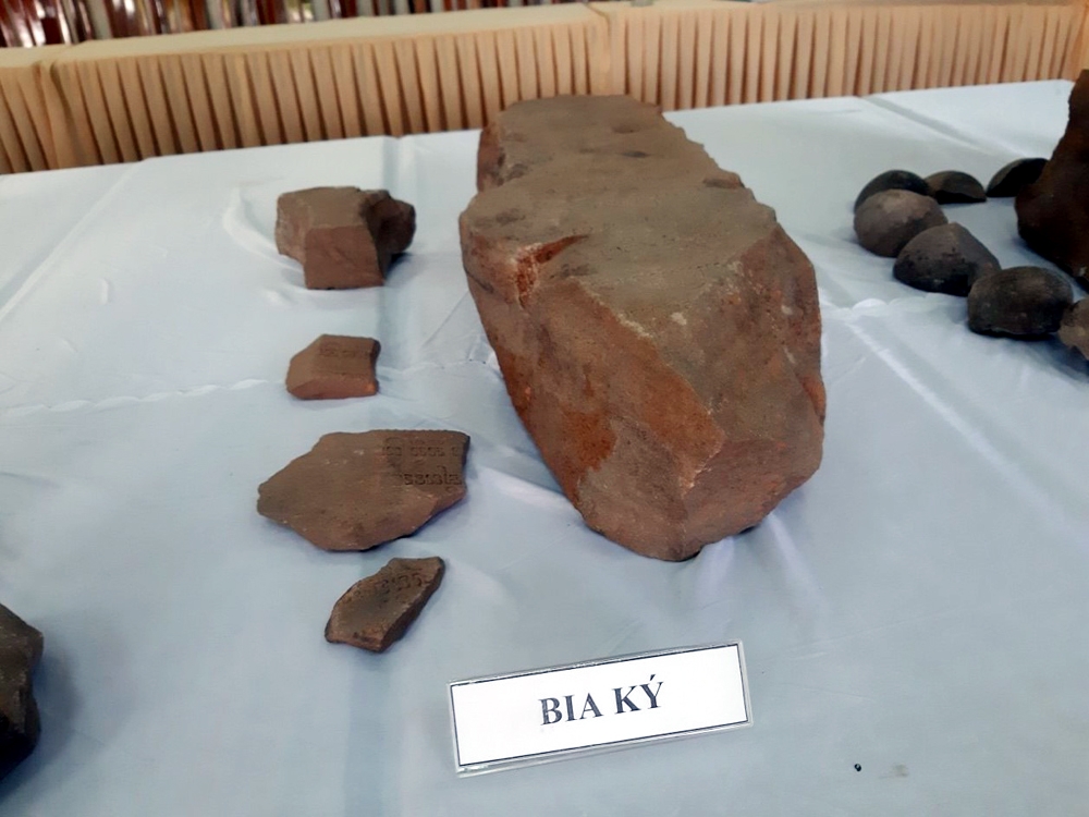 Bình Định: Nhiều hiện vật cổ được phát hiện tại phế tích tháp Đại Hữu