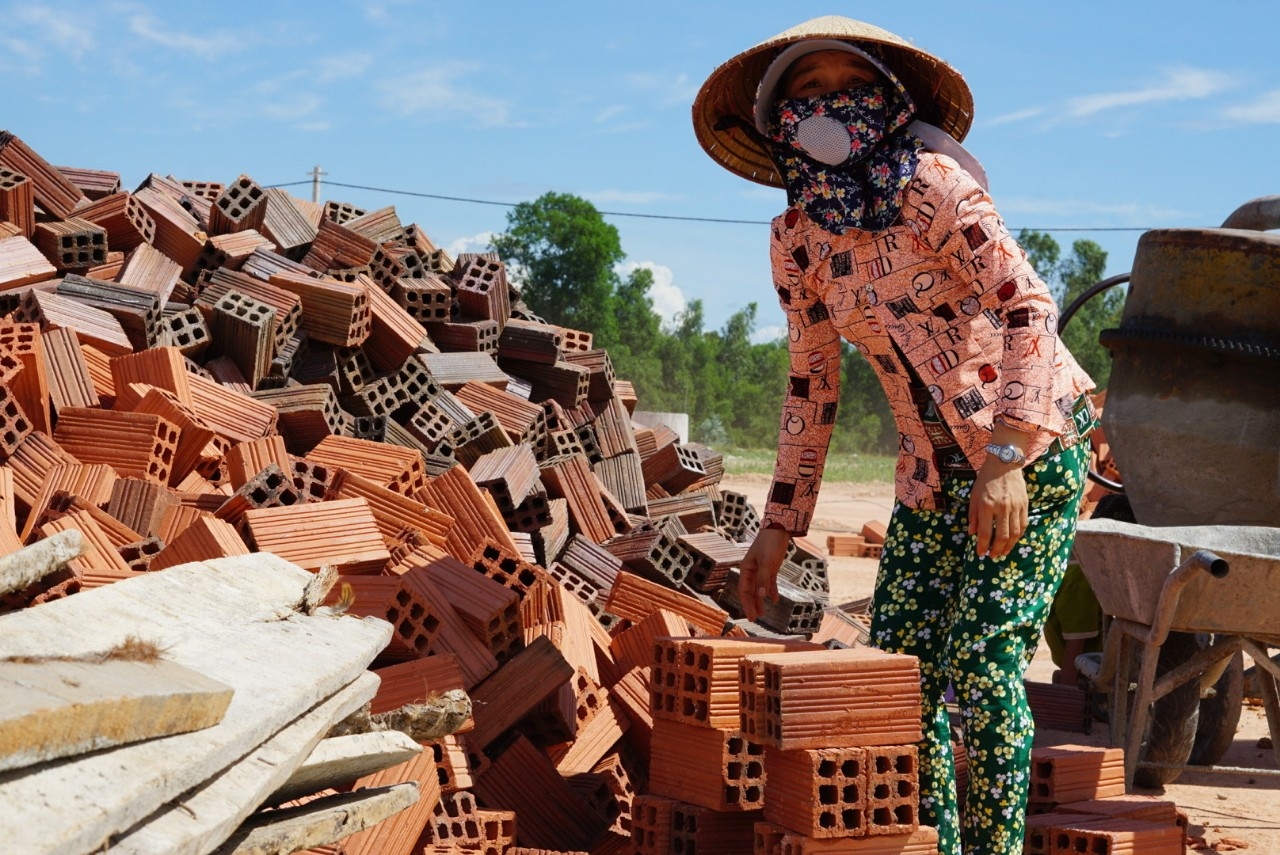 Tây Sơn (Bình Định): Bàn giao đất cho người dân xây nhà tại các khu tái định cư của dự án cao tốc Bắc – Nam