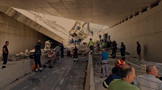 Hy Lạp: Cầu đổ sập khi đang xây dựng, một người thiệt mạng