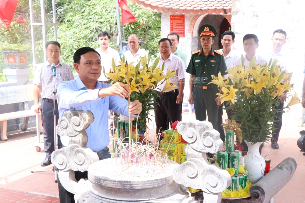 Thái Nguyên: Dâng hương tưởng nhớ các anh hùng liệt sĩ tại Khu di tích lịch sử quốc gia 27/7