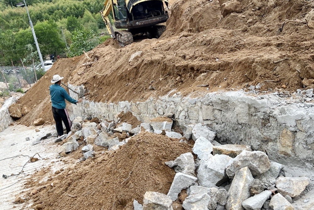 Phú Yên: Tháo dỡ công trình xây dựng trái phép tại Xuân Hải