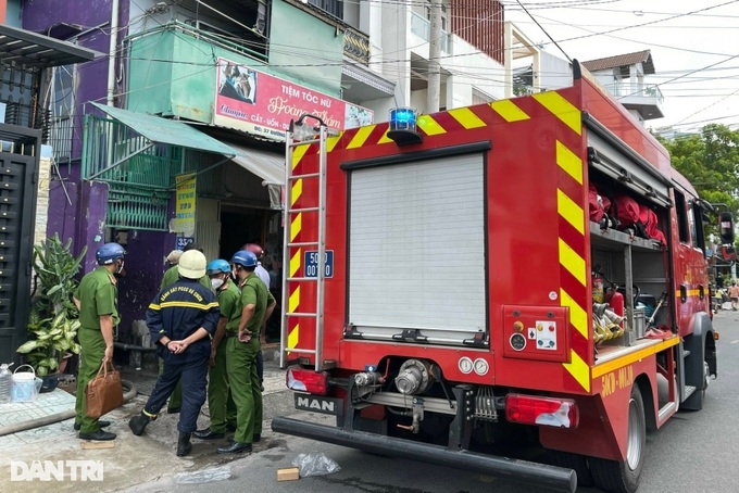 Hỏa hoạn thiêu rụi căn nhà trong hẻm sau tiếng nổ lớn ở TPHCM