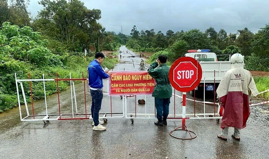 Lâm Đồng: Đường tránh Quốc lộ 20 Bảo Lộc sụt lún nghiêm trọng