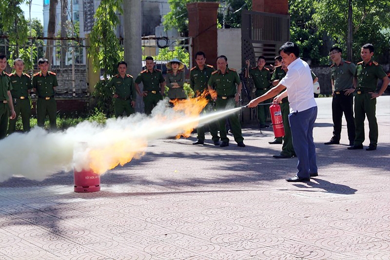 Nghệ An: Phát động phong trào “Nhà tôi có bình chữa cháy” trong toàn tỉnh