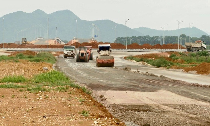 Ninh Bình: Phấn đấu thông xe kỹ thuật tuyến đường Đông – Tây trong năm 2023