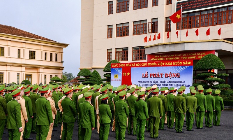 Công an Lâm Đồng phát động thi đua học tập tấm gương anh dũng hy sinh của 3 cán bộ Cảnh sát Giao thông