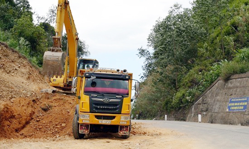 Thừa Thiên – Huế: Chậm bàn giao mặt bằng Dự án xử lý các điểm tiềm ẩn nguy cơ mất an toàn giao thông trên tuyến Quốc lộ 49