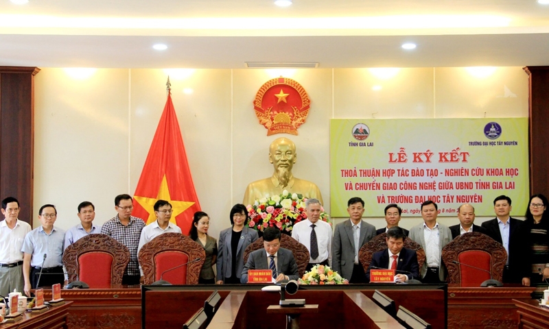 UBND tỉnh Gia Lai và trường Đại học Tây Nguyên ký kết thỏa thuận hợp tác