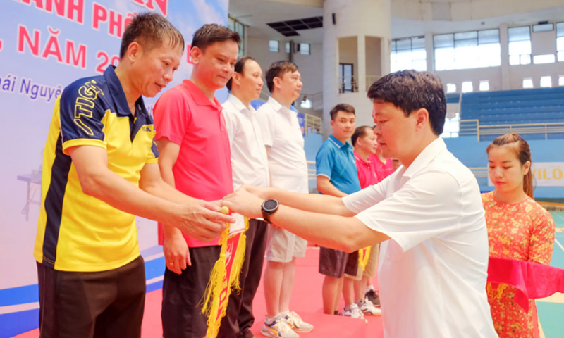 Hơn 200 vận động viên tham gia Giải Bóng bàn tỉnh Thái Nguyên - Giải Báo Thái Nguyên lần thứ XXIII