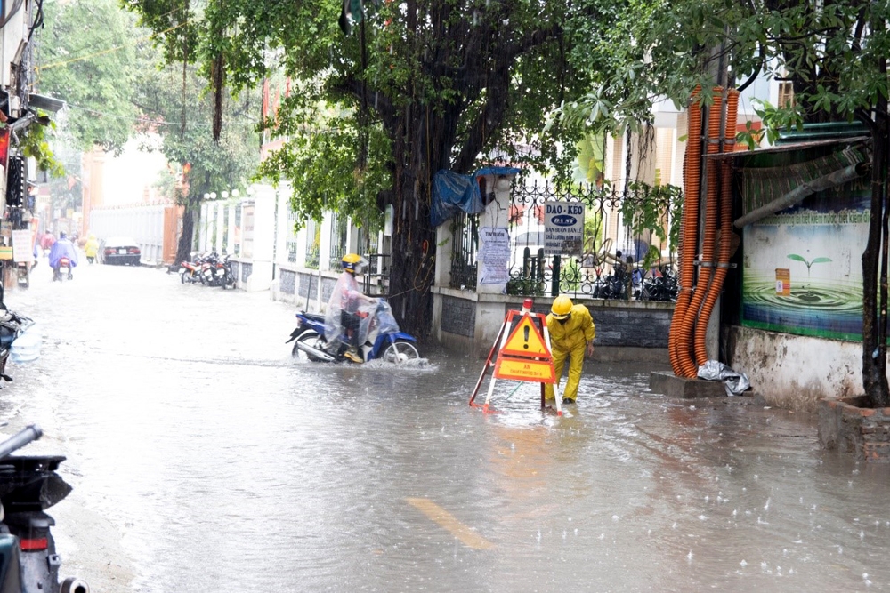 Hà Nội: Cần khắc phục tình trạng ngập lụt sau cơn mưa kéo dài