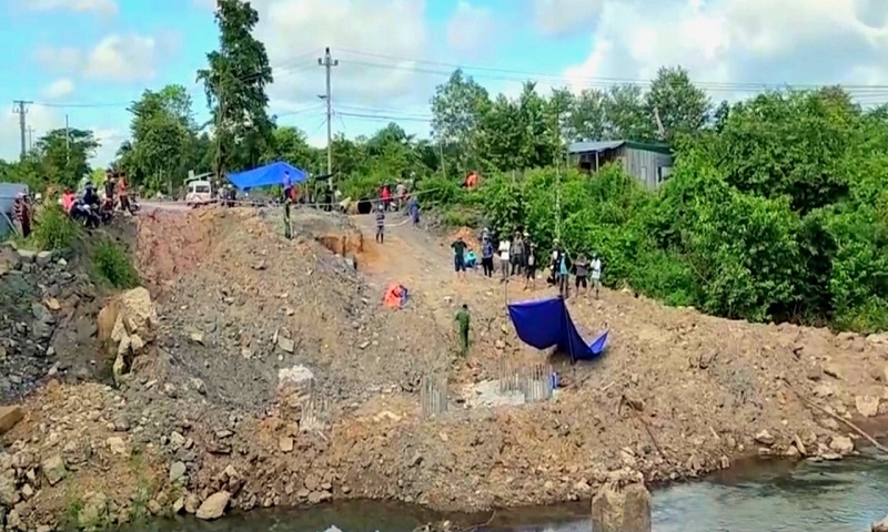 Đắk Lắk: Phát hiện nam thanh niên tử vong dưới trụ cầu đang thi công trên Tỉnh lộ 1