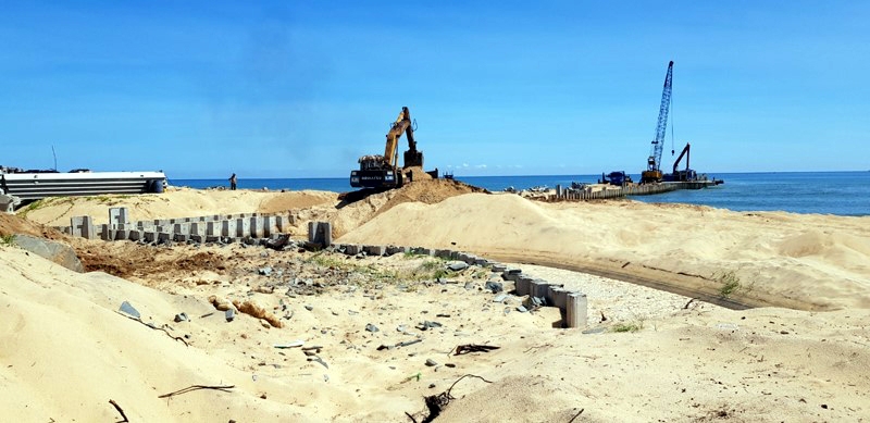 Thừa Thiên – Huế: Tăng tốc thi công Dự án cảng cá Tư Hiền trước mùa mưa bão