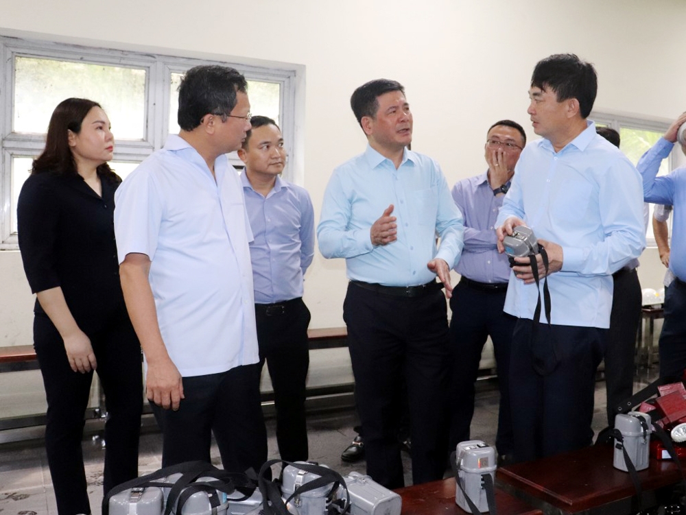 Bộ trưởng Bộ Công Thương Nguyễn Hồng Diên chỉ đạo khắc phục hậu quả vụ tai nạn ở mỏ Vàng Danh