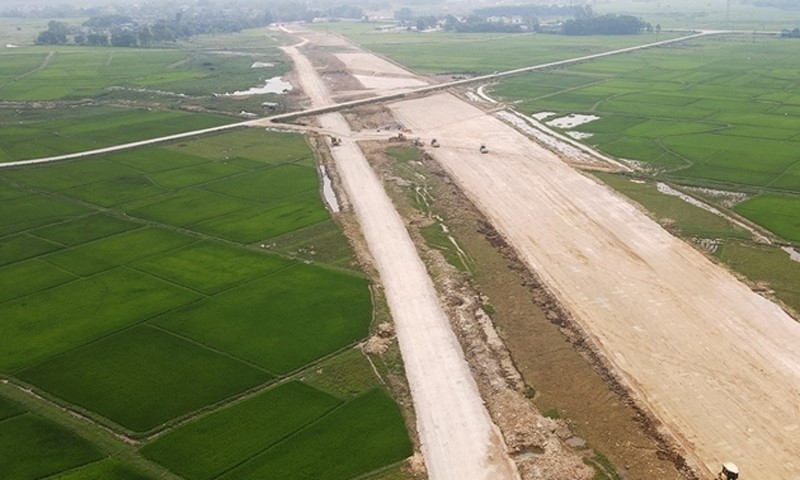 Hà Tĩnh: Giải ngân hơn 2.000 tỷ đồng kinh phí giải phóng mặt bằng dự án cao tốc Bắc - Nam đoạn qua địa bàn