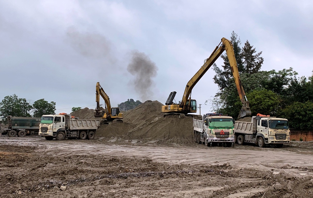 Chậm cung cấp cát đắp nền đường Cao tốc Châu Đốc-Cần Thơ-Sóc Trăng