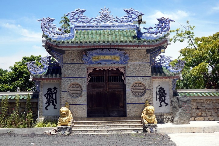 Phú Yên: Chiêm ngưỡng ngôi chùa xây dựng bằng san hô