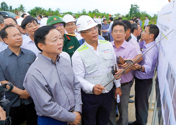 Phó Thủ tướng Trần Hồng Hà kết luận việc đảm bảo nguồn vật liệu cho các dự án trọng điểm ở đồng bằng sông Cửu Long