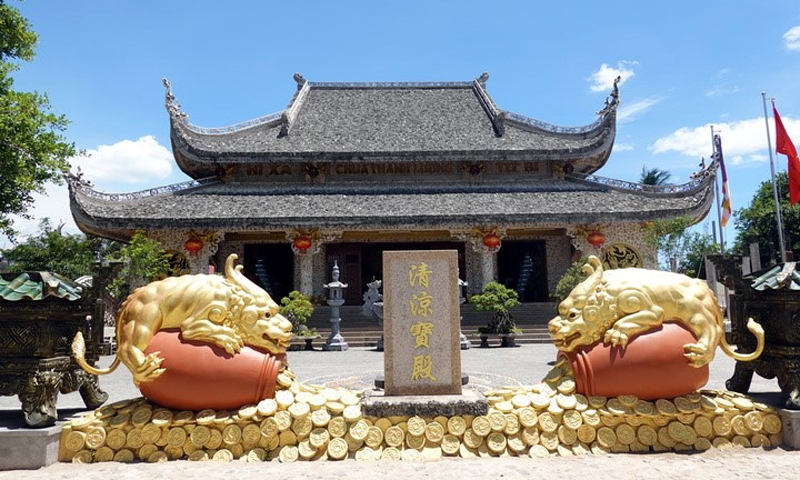 Phú Yên: Chiêm ngưỡng ngôi chùa xây dựng bằng san hô