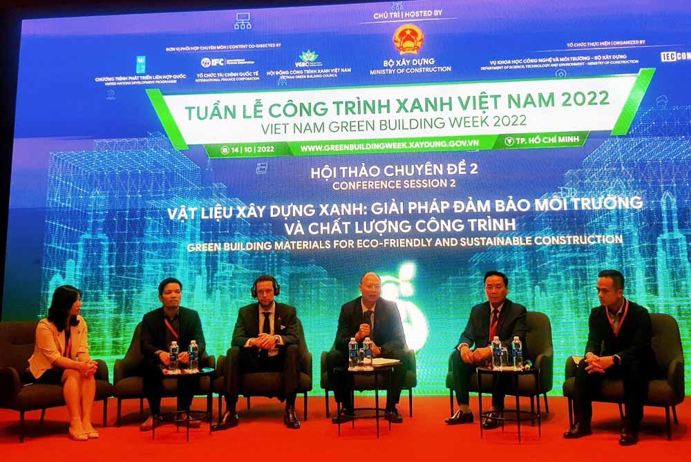 Việt Nam trong thực hiện cam kết “xanh’’ và một Viettel tiên phong đi đầu