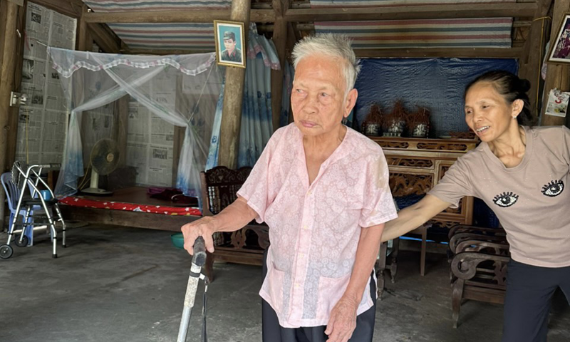Người mẹ liệt sỹ tuổi 100 và căn nhà cũ “xa xưa”