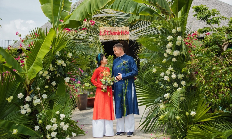 Bài 3: Đám cưới “cổ tích” giữa Làng Sen Việt Nam