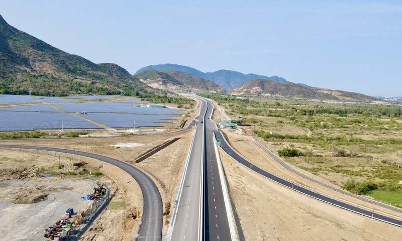 Đề xuất chủ trương đầu tư dự án đường bộ cao tốc Nha Trang - Liên Khương
