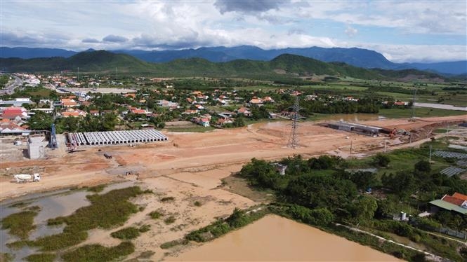 Dự án Cao tốc Vân Phong-Nha Trang vướng di dời hạ tầng kỹ thuật