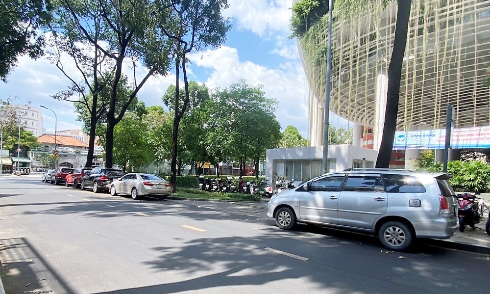 Thành phố Hồ Chí Minh: Đề xuất thu phí sử dụng tạm thời lòng đường vỉa hè cao nhất 350.000 đồng/m2/tháng