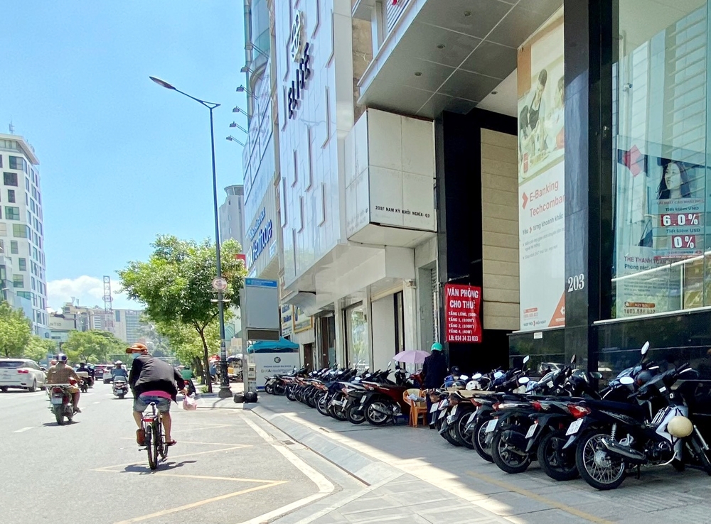 Thành phố Hồ Chí Minh: Đề xuất thu phí sử dụng tạm thời lòng đường vỉa hè cao nhất 350.000 đồng/m2/tháng