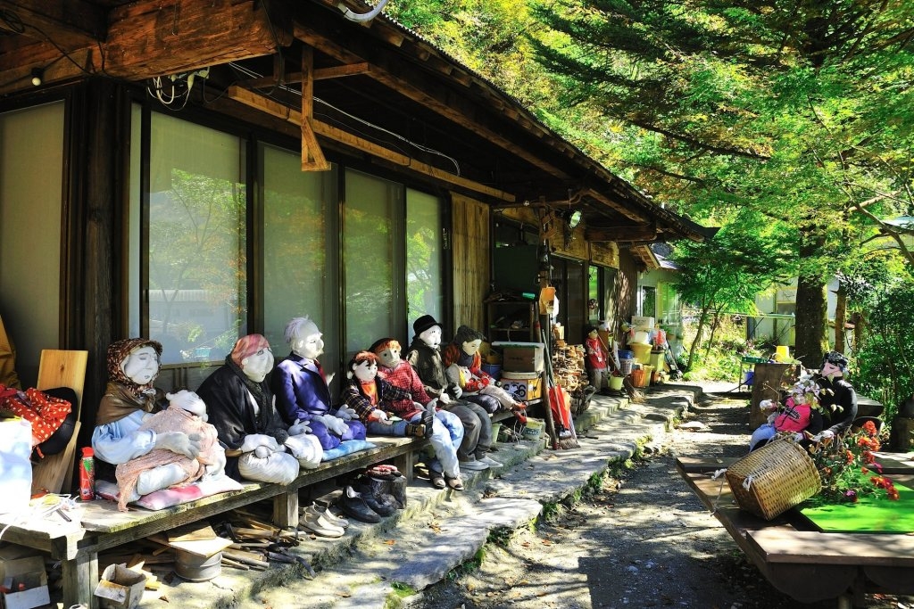 Những ngôi làng kỳ lạ bậc nhất Nhật Bản