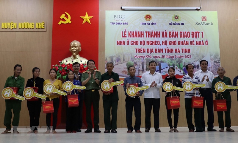 Bộ Công an bàn giao 600 nhà ở cho người nghèo của tỉnh Hà Tĩnh