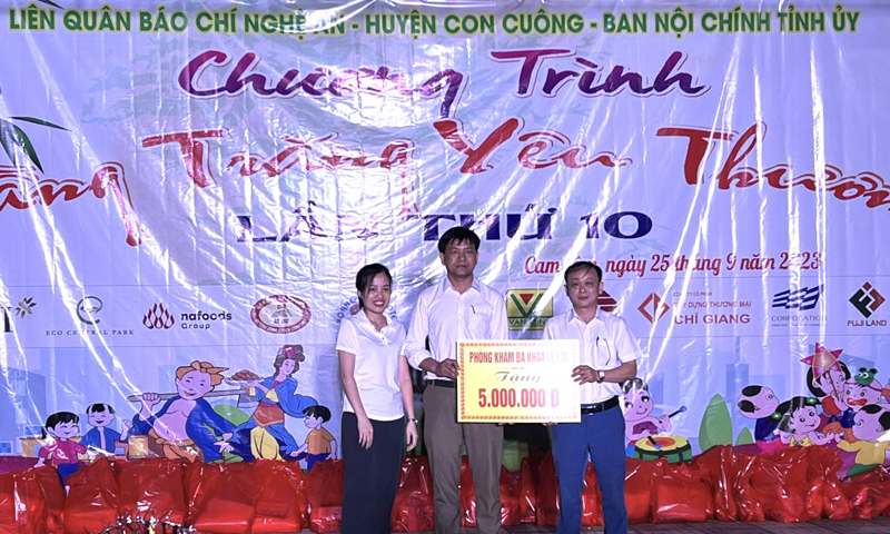 Phòng khám đa khoa Lê Lợi mang Tết Trung thu ấm áp cho gần 1.000 trẻ em miền núi Nghệ An
