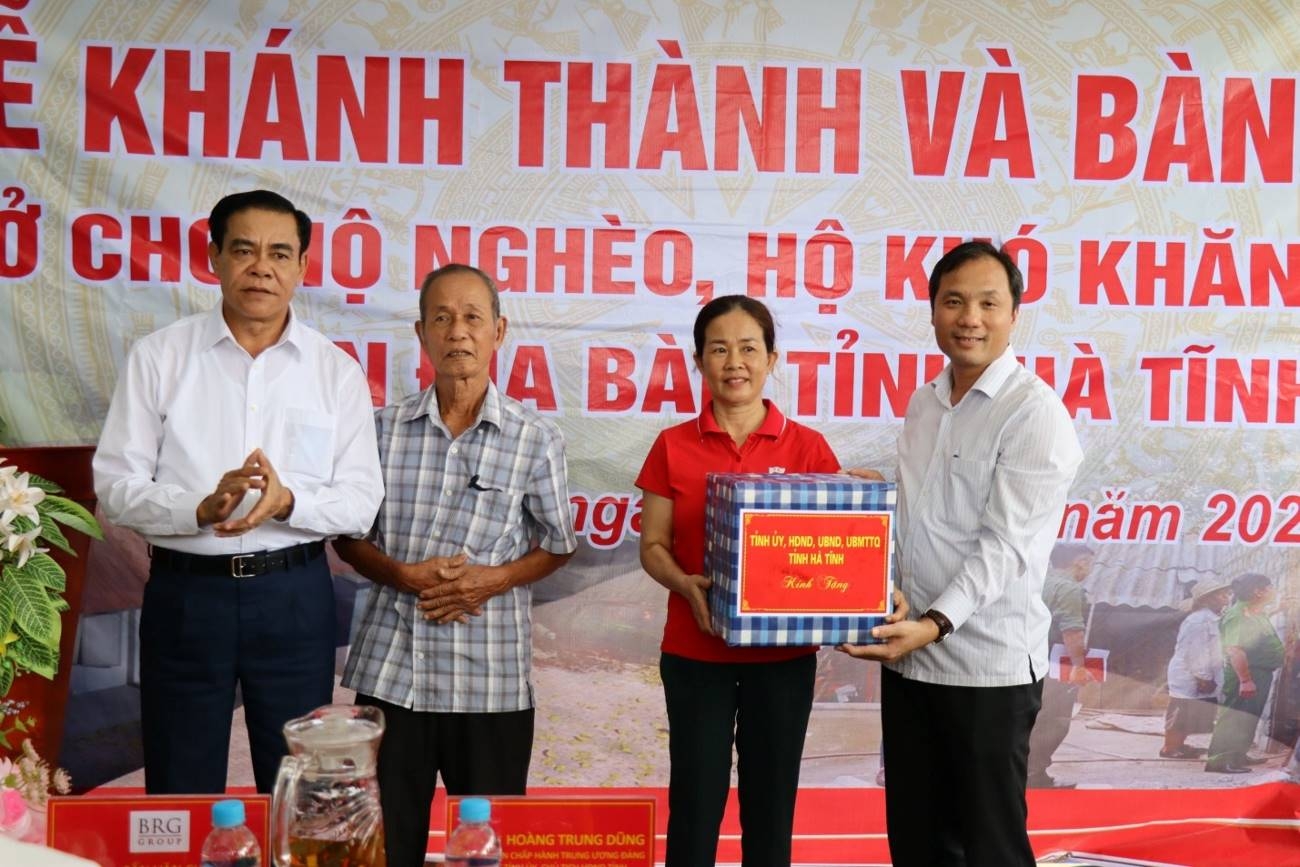Bộ Công an bàn giao 600 nhà ở cho người nghèo của tỉnh Hà Tĩnh