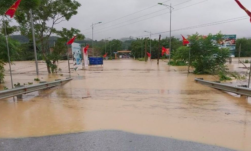Nghệ An: Mưa lớn gây sạt lở, ngập lụt nhiều địa phương